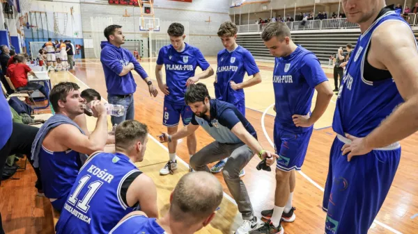 Plama pur ima na lestvici enako razmerje zmag in porazov - 7:7.