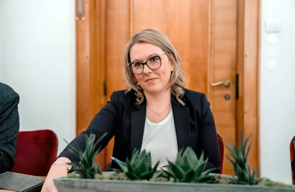 Kandidatka za ministrico za kmetijstvo, gozdarstvo in prehrano 
Mateja Čalušić je na zaslišanju pred matičnim odborom DZ med 
ključnimi nalogami izpostavila kmetijsko in prehransko varnost. 