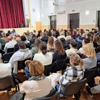 S knjigo o &ldquo;biti v tem trenutku&rdquo; potrdil sloves knjižnega fenomena