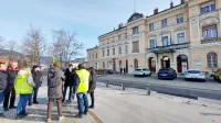 Izvajalci se v teh dneh že intenzivno dogovarjajo, kako uskladiti 
gradbišča na postaji in trgu. 