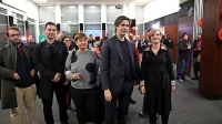 Levica poziva vlado, naj se pridruži tožbi južnoafriške republike 
proti Izraelu.

