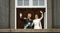 Prestolonaslednik Frederik X. je kralj postal brez kronanja, 
medtem ko je danska kraljica postala na Tasmaniji rojena Mary 
Donaldson.