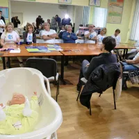 Zdravniki z zbori stavkajočih za pol ure prekinili delo (FOTO)