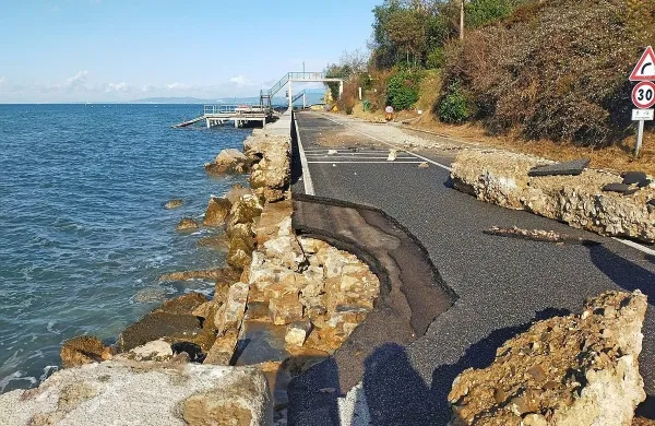 Cesta med Lazaretom in Miljami bo predvidoma znova prevozna konec marca