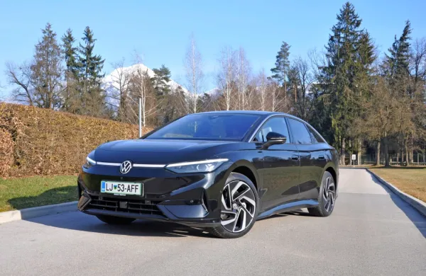 V Sloveniji nov član električne družine stane nekaj manj kot 55 
tisočakov.