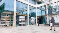 Težav je veliko: kulturni dom je utesnjen, poka po šivih, dvorana je 
potrebna prenove ... Opozorila, da je nov, sodoben center nujno 
potreben, se vlečejo že 15 let.  