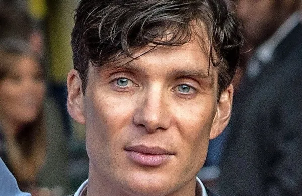 Cillianu Murphyju se za vlogo “ameriškega prometeja” v filmu 
Oppenheimer nasmiha prvi oskar.