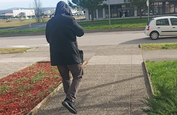 Slavko  Dimitrijević  naj  bi sodeloval  pri  izsiljevanju  Izolana. 