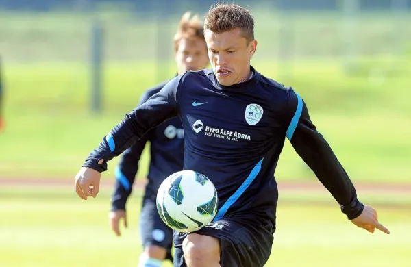 Zlatko Dedić tudi po koncu kariere poklicnega igralca ostaja v 
nogometu.