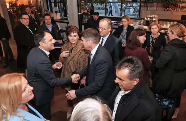 Primorski gospodarstveniki s predstavniki vlade o razmerah v gospodarstvu in preprekah, ki omejujejo razvoj