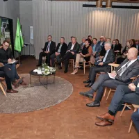 Primorski gospodarstveniki s predstavniki vlade o razmerah v gospodarstvu in preprekah, ki omejujejo razvoj