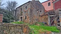 Občina prodaja tudi nepremičnino v Sv. Petru, vendar istrska hiša 
ni del prodaje. 