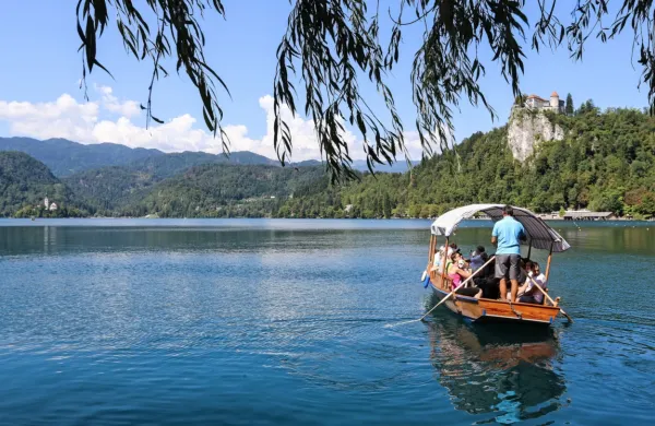 Bled je magnet za turiste.