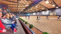 Spremljanje predstav lipiške jahalne šole bo na obnovljenih 
tribunah za gledalce udobnejše