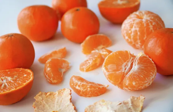 Ena majhna mandarina vsebuje 50 kalorij, zato je odlično dietno živilo.