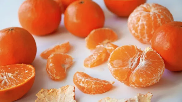 Ena majhna mandarina vsebuje 50 kalorij, zato je odlično dietno živilo.