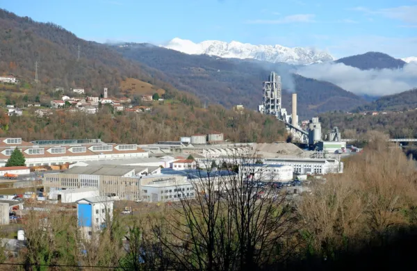 Predlagatelji želijo člen o emisijah “izpiliti”, da bi lažje prestal 
morebitno ustavno presojo, ki jo napoveduje Salonit. 