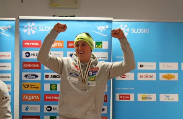Alpski reprezentant SK Dol &Scaron;tefan Hadalin je končal &scaron;portno pot