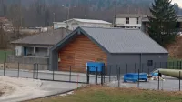 Komunala je letošnji malenkostni dvig cen komunalnih storitev  
utemeljila z najemnino za pravkar prevzeto upravljanje s posodobljeno čistilno napravo v Godoviču. 