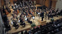 Koncertni cikel Simfonic voices v nedeljo odpira Simfonični 
orkester Konservatorija za glasbo in balet Ljubljana (KGBL).  