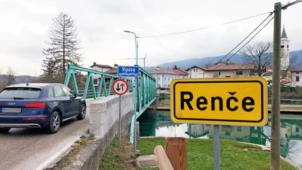  Občina naj bi letos pripravila vse potrebno   za izgradnjo protipoplavnega zidu od starega mostu do potoka Renc in nasipa, s 
katerim bodo dvignili cesto od Bukovice do Renč, ki je večkrat 
poplavljena. 