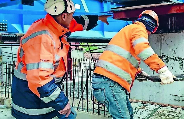 Delavci štirih turških izvajalcev del pri projektu drugega železniškega tira med Divačo in Koprom bodo 15. februarja začeli 
stavkati. 