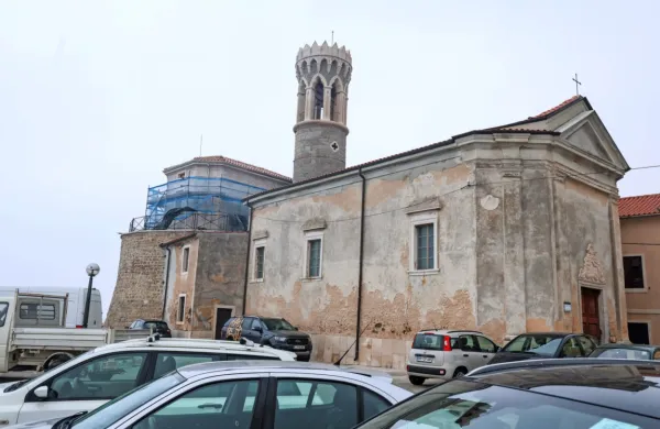 Z obnovitvenimi deli na Svetilniku na Punti so začeli oktobra 
lani.  