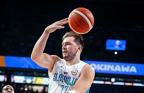 Luka Dončić je dejal, da bo na voljo slovenski reprezentanci, če le 
ne bo poškodb.