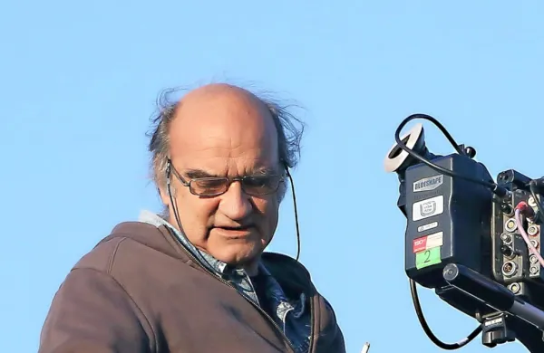 V tržaškem gledališču Miela bo drevi premierna uprizoritev 
dokumentarnega filma režiserja Radovana Čoka o tržaškem 
slikarju Milku Bambiču z naslovom In Statu Nascendi (Milko 
Bambič: V stanju rojevanja).