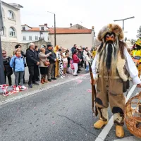 Na 14. Istrski pustni povorki zmago slavili &ldquo;dekanski vesoljci&rdquo; (FOTO, VIDEO)