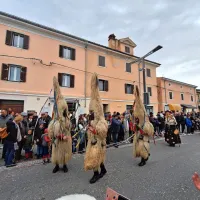 Na 14. Istrski pustni povorki zmago slavili &ldquo;dekanski vesoljci&rdquo; (FOTO, VIDEO)