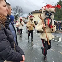 Na 27. povorki Pust je pr&scaron;u kljub dežju obilo smeha in zabave (FOTO, VIDEO)