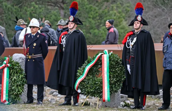 Na zunanjem ministrstvu so v dneh, ko se v Italiji spominjajo žrtev 
fojb in eksodusa iz Istre, Reke in Dalmacije, znova poudarili pomen 
celovitega in spoštljivega spomina ter dostojanstva za vse žrtve 
tragičnih dogodkov vojnega in povojnega obdobja v 20. stoletju.