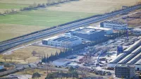 Občina namerava v  industrijski  coni Gobi od Kolektorja CPG kupiti 
0,6 hektara veliko zemljišče za povezovalno cesto. 