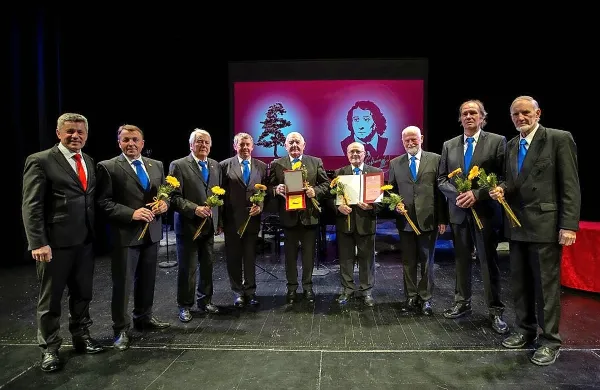 Priznanje Miroslava Vilharja Oktetu Bori