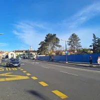 Sanacija Ljubljanske ceste in zapore prometa: nov asfalt med banko in Levjim gradom