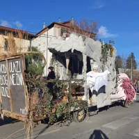 Člani PGD Postojna so v mesto pripeljali kraško jamo, človeško ribico in netopirje. 