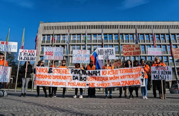 Predstavniki delavcev Salonita nestrinjanje z novelo zakona o varstvu okolja izrazili &scaron;e v Ljubljani