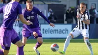 Fotografija z dvoboja Mura : Maribor, preden se je zgodila 
prekinitev. V sredini eden od  strelcev gostov Josip Iličić.
