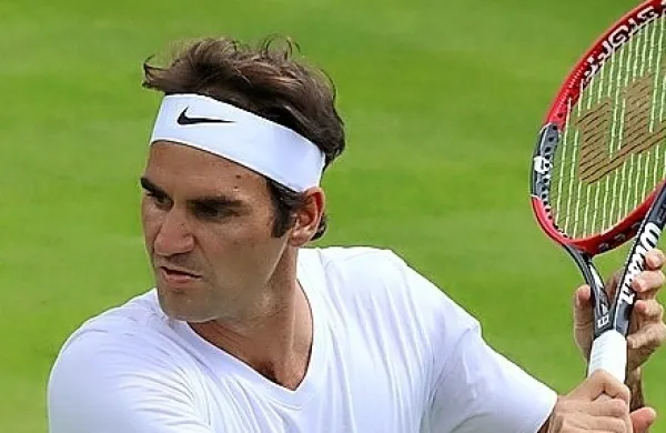 Roger Federer je svoj prvi veliki naslov osvojil leta 2003 v 
Wimbledonu in nato zmagal še sedemkrat, kar je trenutno moški 
rekord na turnirju.