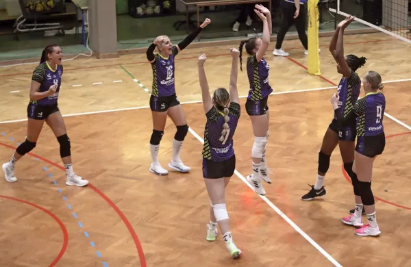 Odbojkarice Ankarana so krepko namučile tekmice  GEN-I Volleyja.  