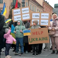 Ob drugi obletnici ruske invazije na Ukrajino &scaron;tevilni izrazi podpore, tudi v Sloveniji (FOTO)