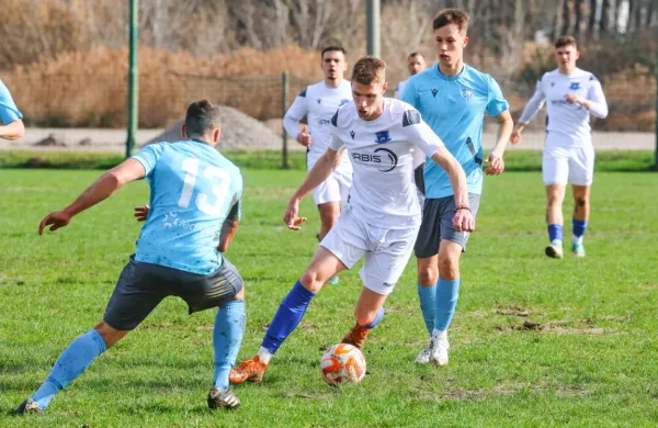 Bistričani (v svetlejših dresih) so v Ankaranu zabeležili dvanajsto 
ligaško zmago. 