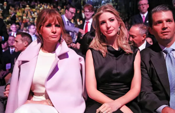 Melania in Ivanka Trump naj bi bili v “epski vojni” glede 
pisarniških prostorov v Beli hiši.