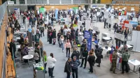 Čezmejni zaposlitveno-karierni sejem v Kopru,  eden  največjih v 
regiji, je nudil veliko priložnosti za neposreden stik med iskalci 
zaposlitve in delodajalci.