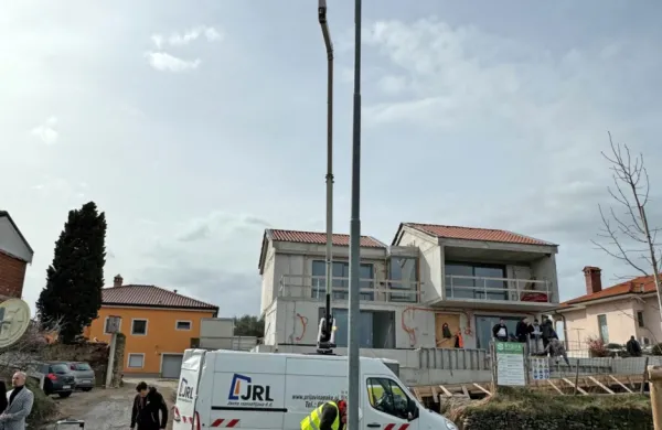 V Piranu posodobili javno razsvetljavo