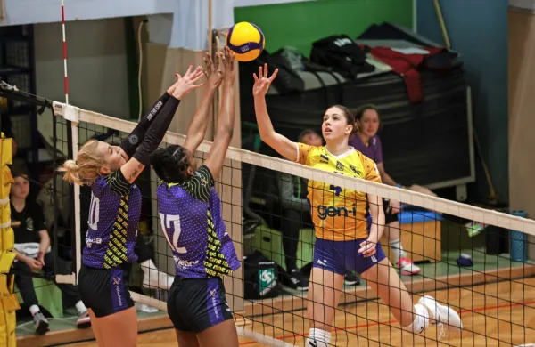 Ankarančankam (v bloku Sara Valenčič in Amanda Pickering) je v sredo največ težav povzročala Novogoričanka Polona Frelih (v napadu).