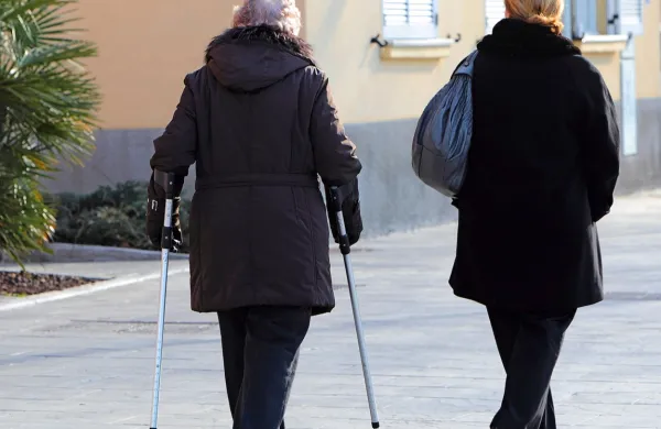  Ženske med 70 in 74 letom so med tistimi, ki se slabše odzivajo  na 
vabilo k sodelovanju v programu Svit (fotografija je simbolična).  