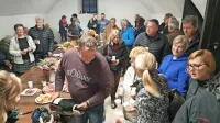  Glasovanje so v Gotski hiši spremljali člani Eko Anhovo, CI Danes!  
in podporniki, ob nedvoumnem izidu pa so proslavili.