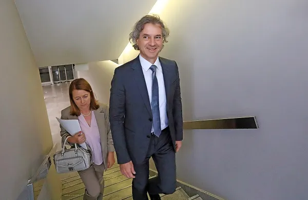 Premier Golob se je odpovedal tudi vodji kabineta Petri Škofic.